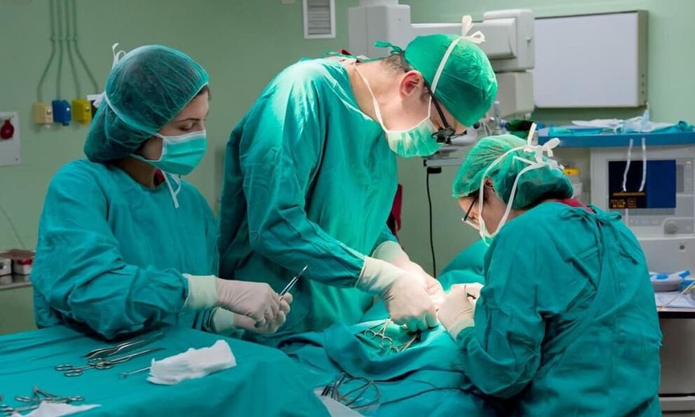 Danos graves à bexiga requerem cirurgia